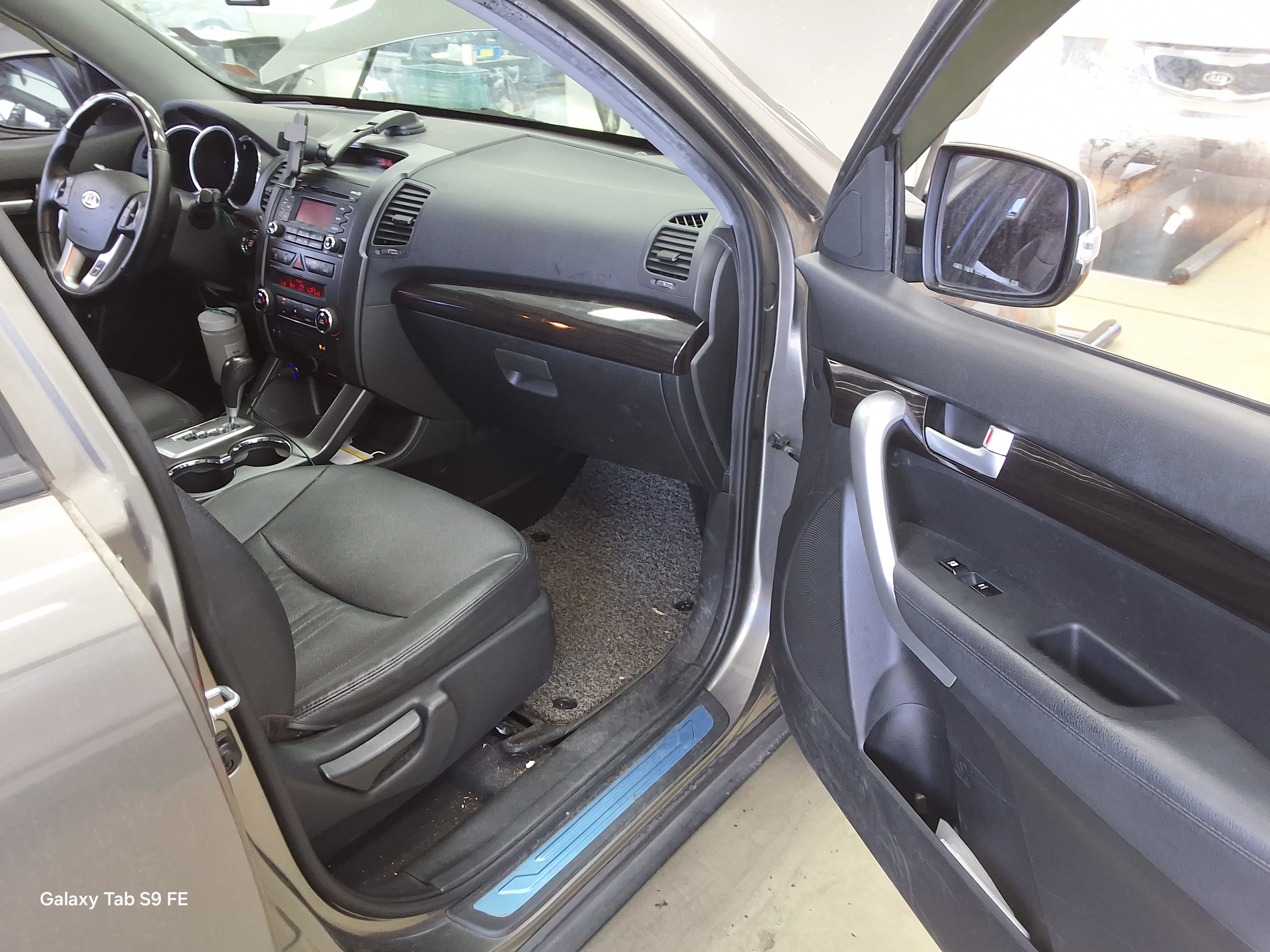 Kia Sorento 2011 - Image 13