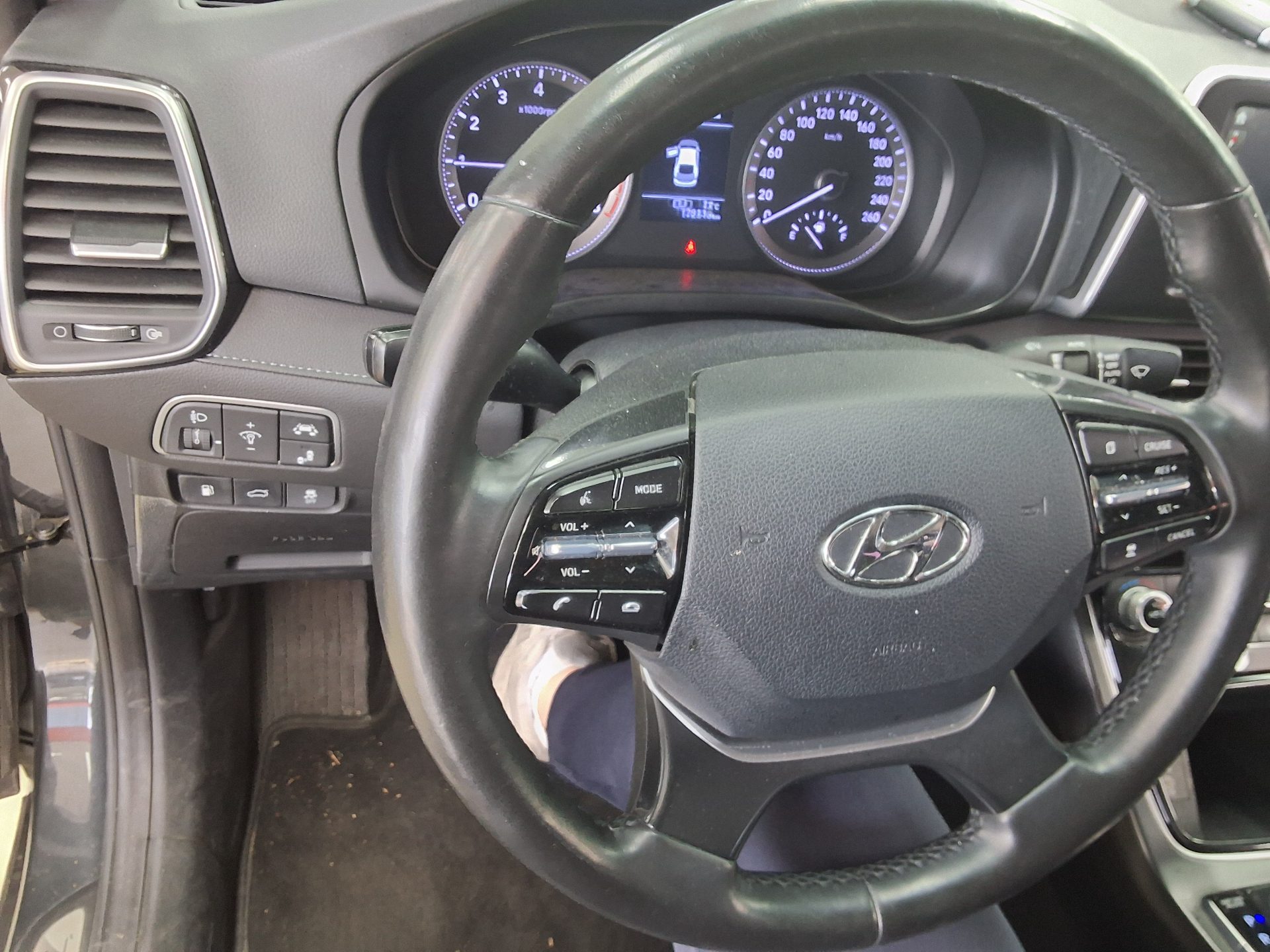 Hyundai Grandeur 2018 - Image 16