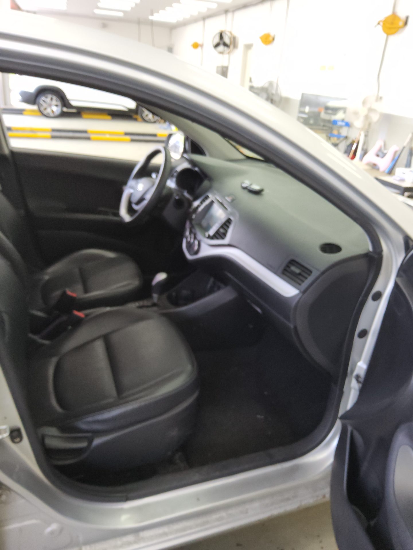 Kia Morning 2012 - Image 13