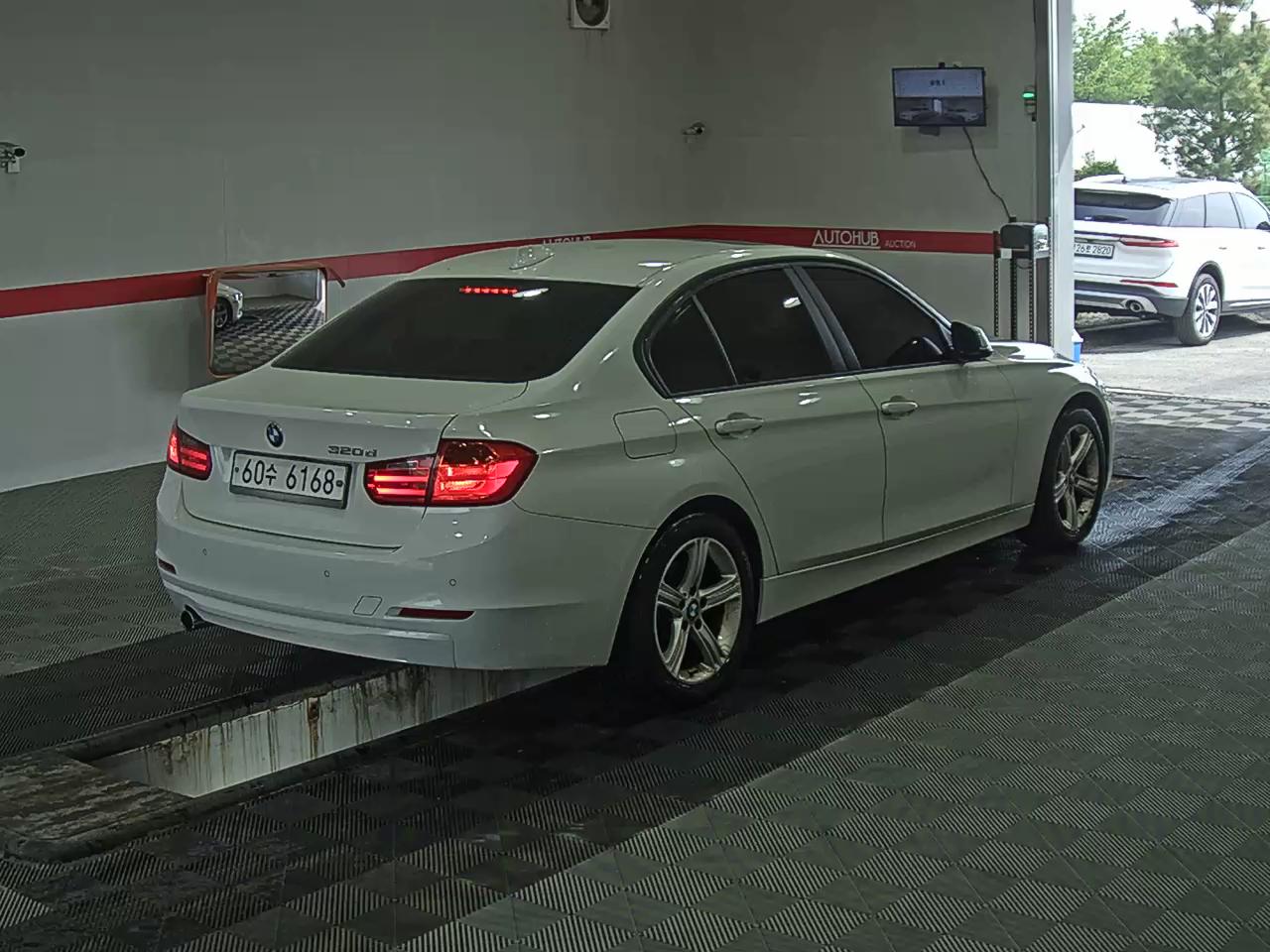 BMW 3 Series 2014 - Image 4