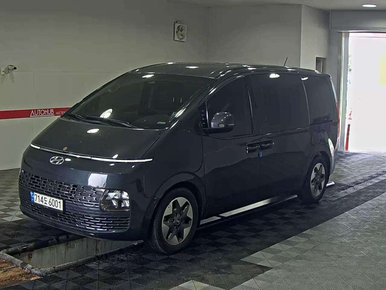Hyundai Staria