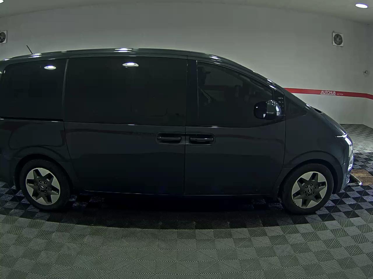 Hyundai Staria 2022 - Image 3
