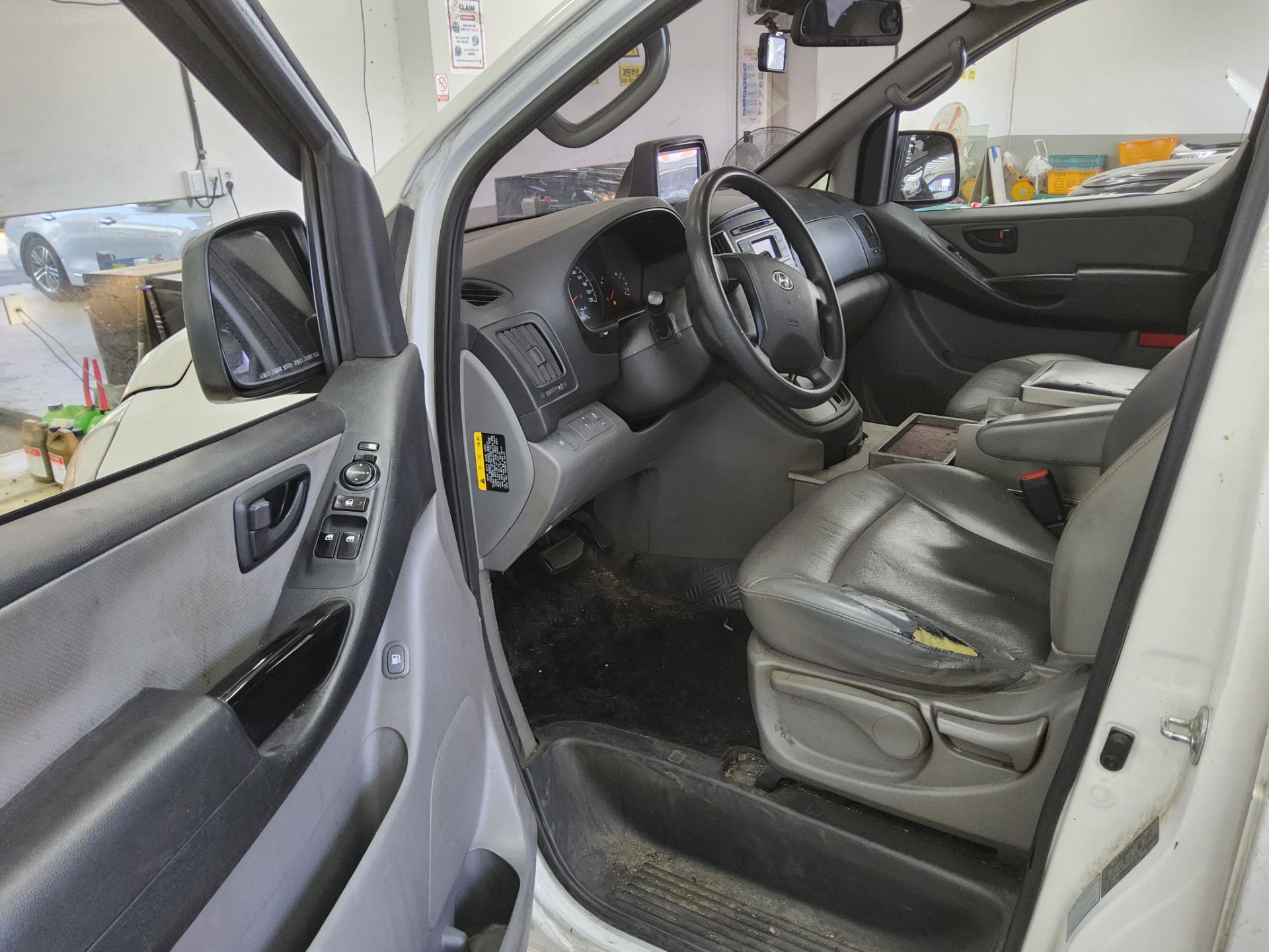 Hyundai Grand Starex 2017 - Image 9