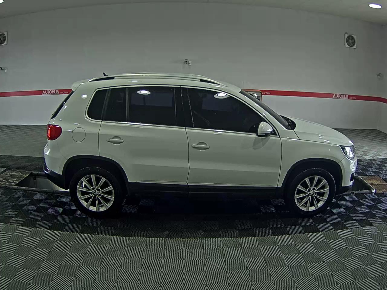 Volkswagen Tiguan 2015 - Image 3