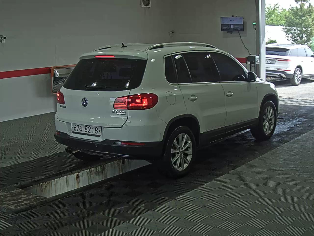 Volkswagen Tiguan 2015 - Image 4