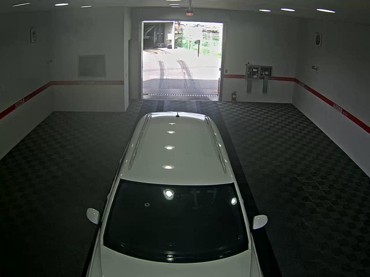Volkswagen Tiguan 2015 - Image 6