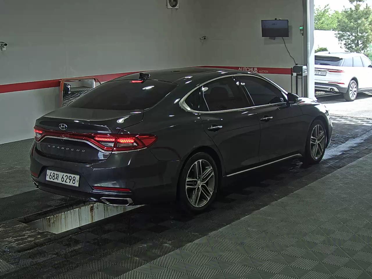 Hyundai Grandeur 2018 - Image 4