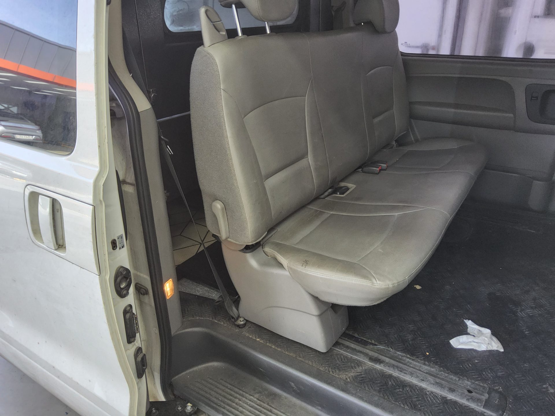 Hyundai Grand Starex 2017 - Image 12