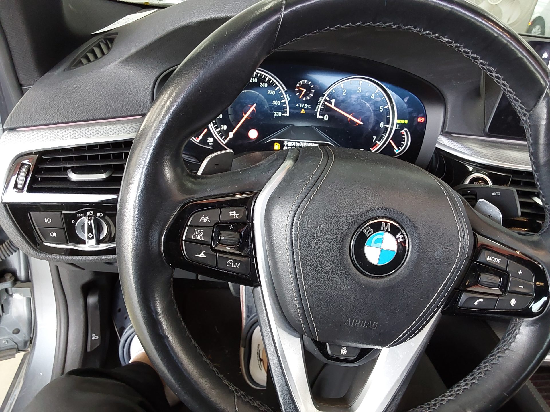 BMW 5 Series 2017 - Image 17