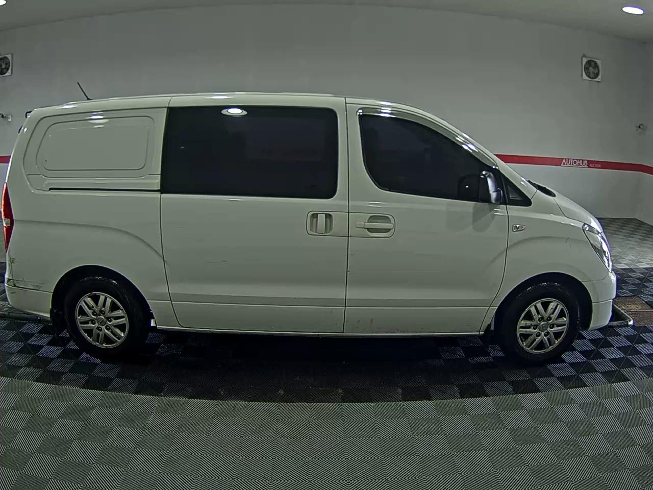 Hyundai Grand Starex 2017 - Image 3