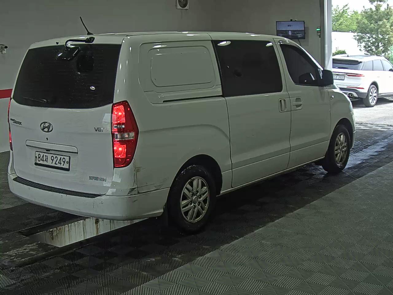 Hyundai Grand Starex 2017 - Image 4