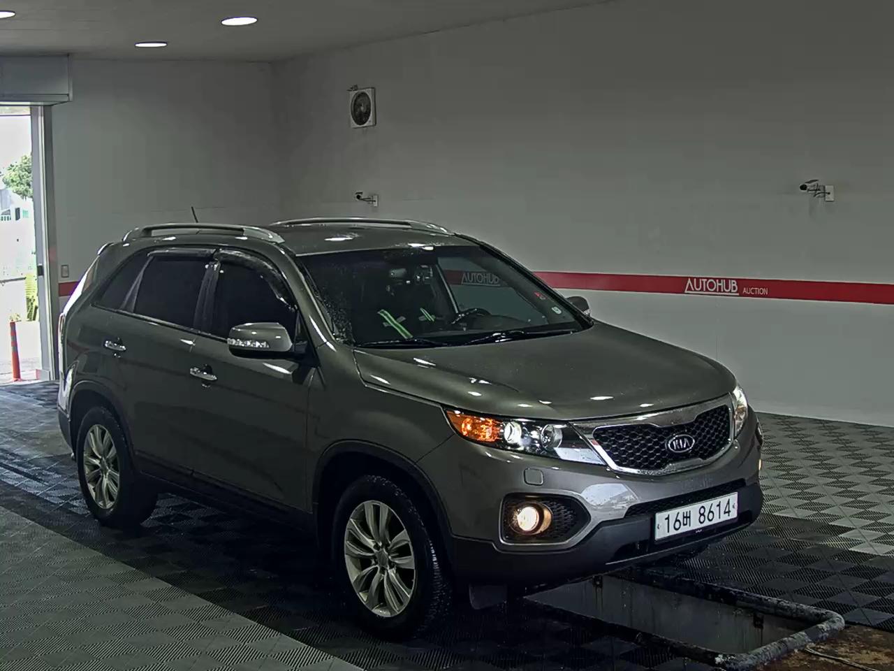 Kia Sorento 2011 - Image 2