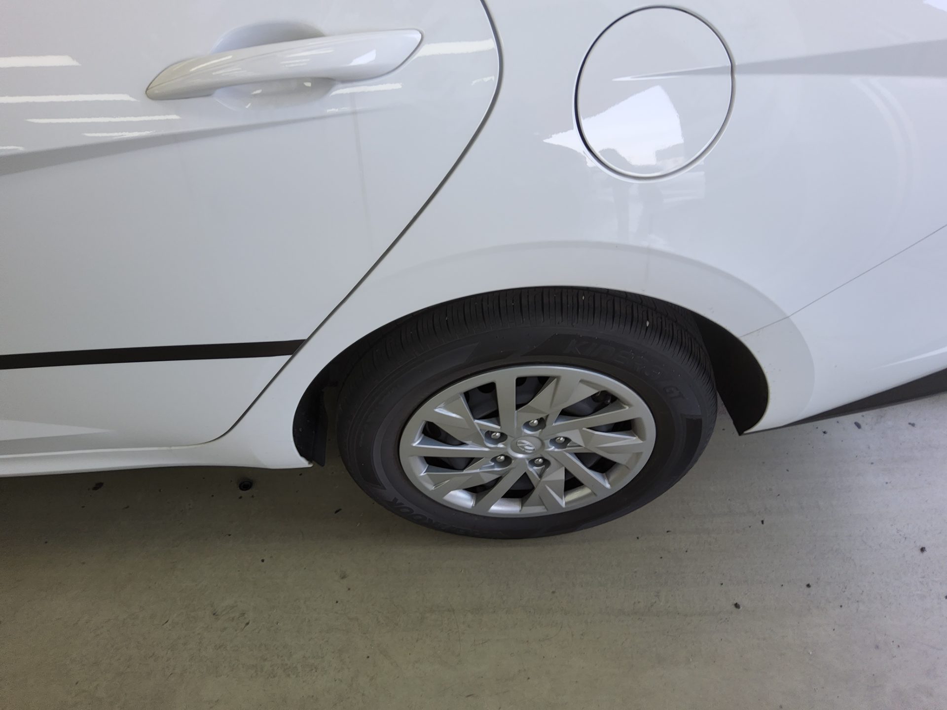 Hyundai Elantra 2022 - Image 19