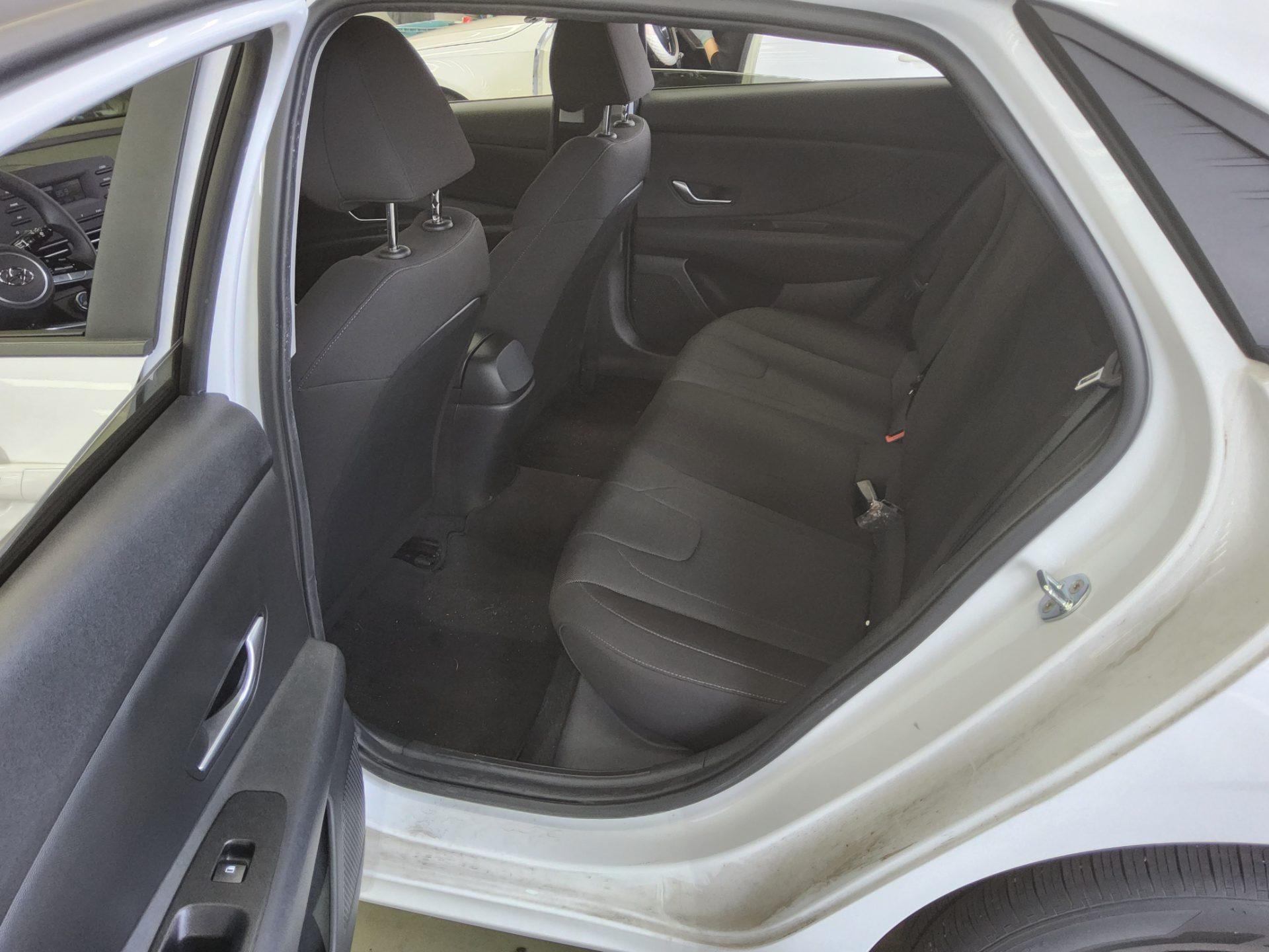 Hyundai Elantra 2022 - Image 11