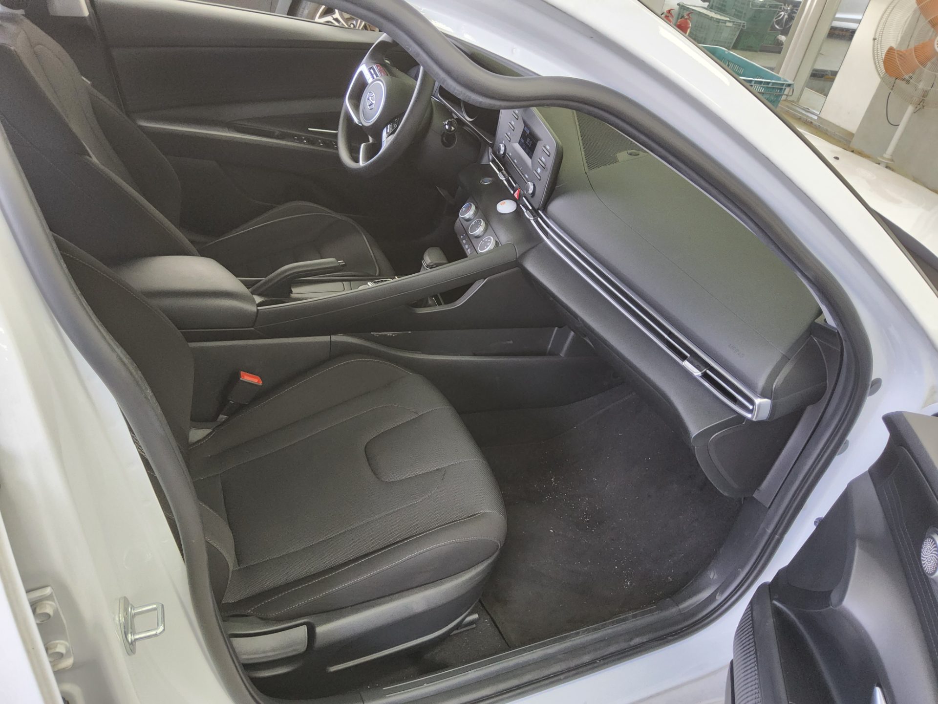 Hyundai Elantra 2022 - Image 13
