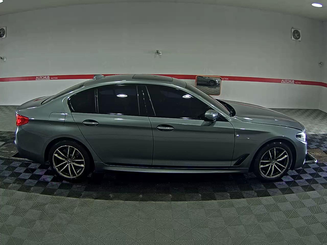 BMW 5 Series 2017 - Image 3