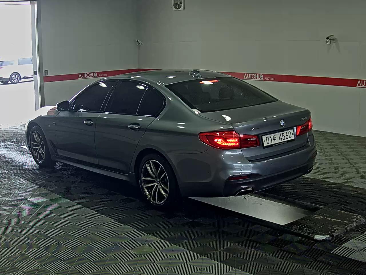 BMW 5 Series 2017 - Image 5