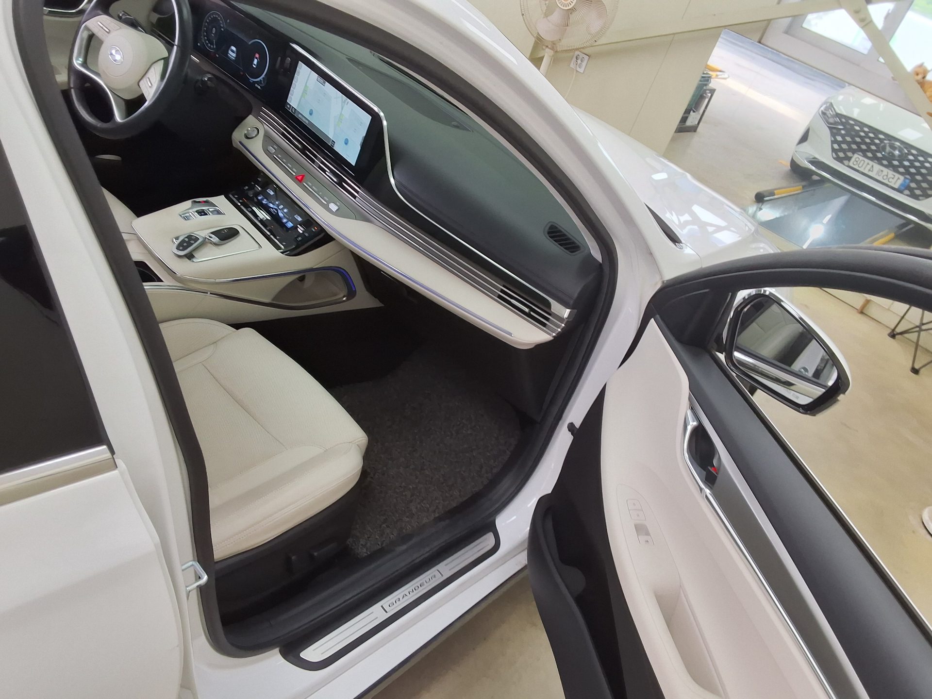 Hyundai Grandeur 2023 - Image 13