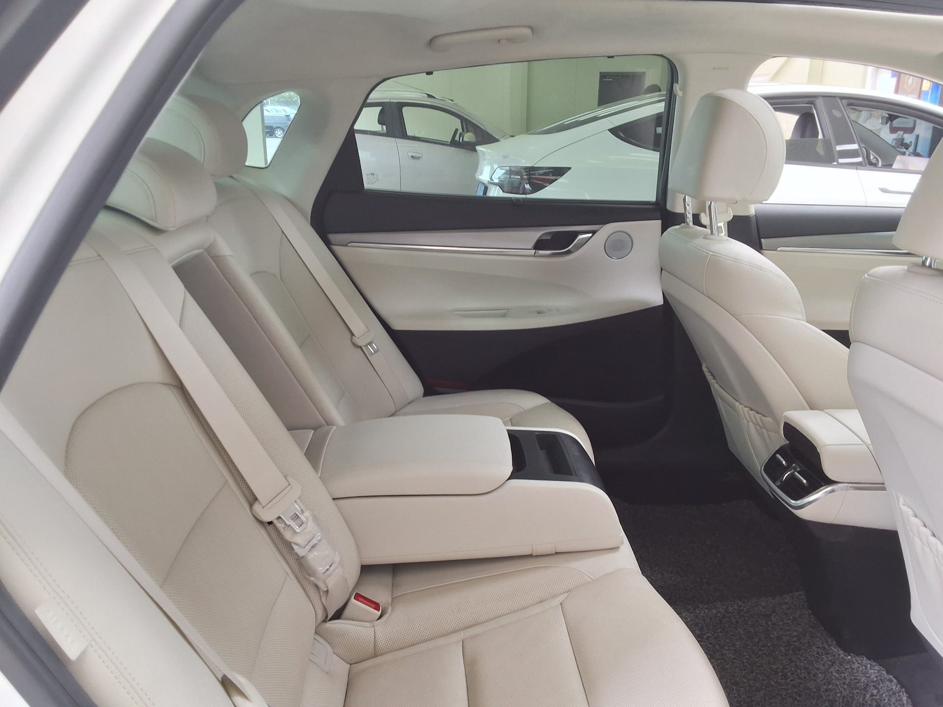 Hyundai Grandeur 2023 - Image 12