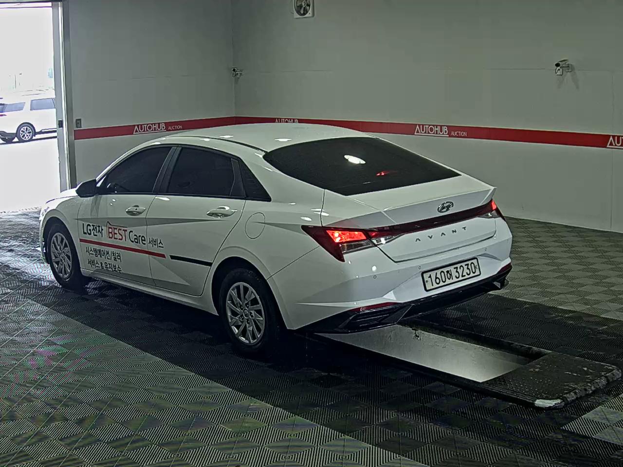 Hyundai Elantra 2022 - Image 5