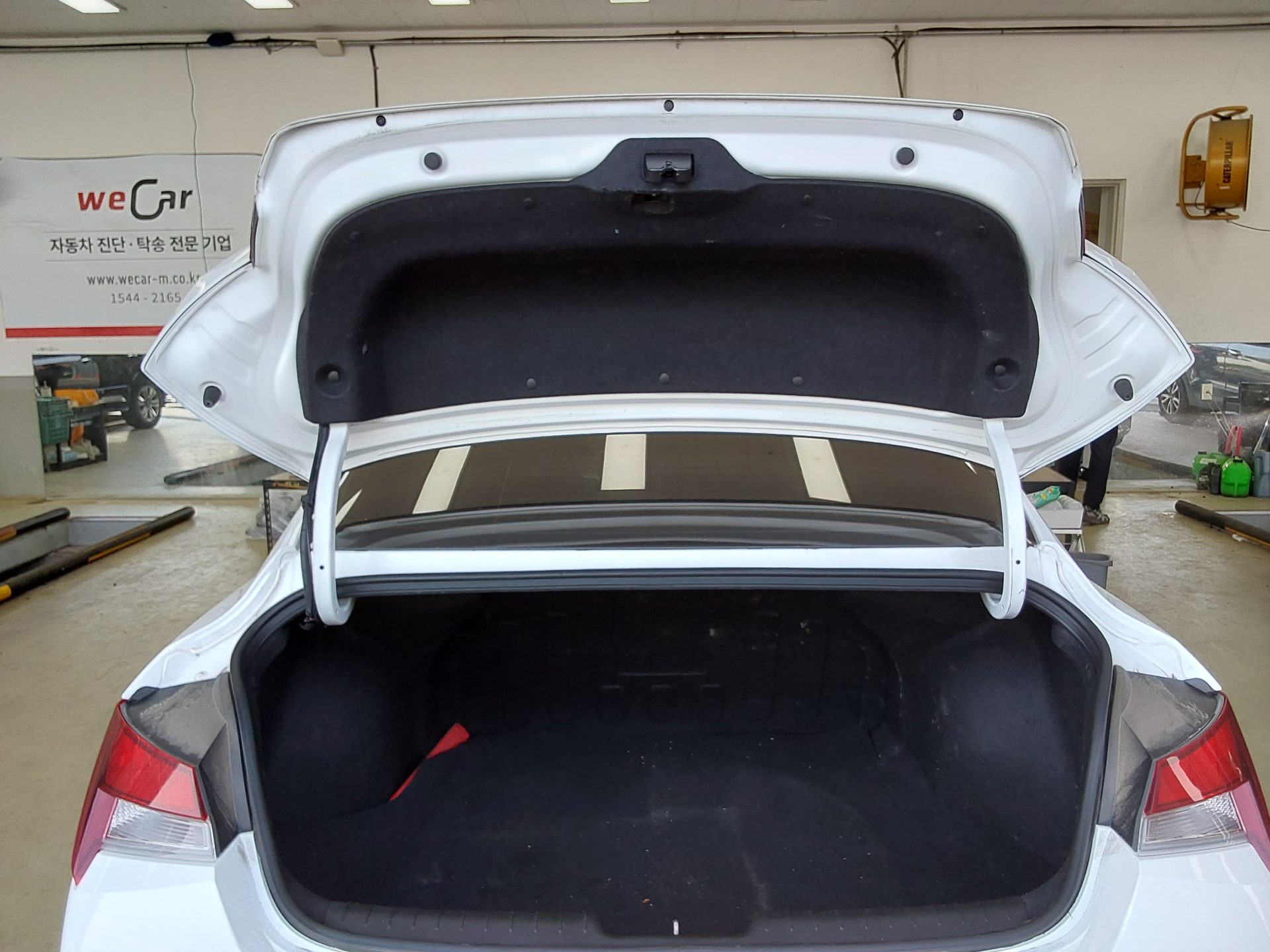 Hyundai Elantra 2022 - Image 14