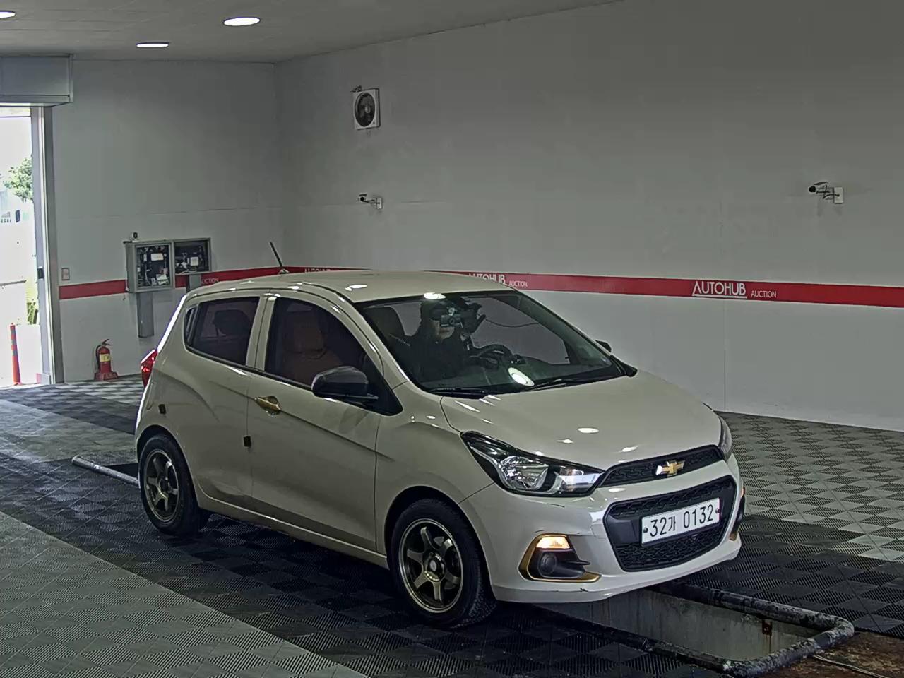 Chevrolet Spark 2017 - Image 2