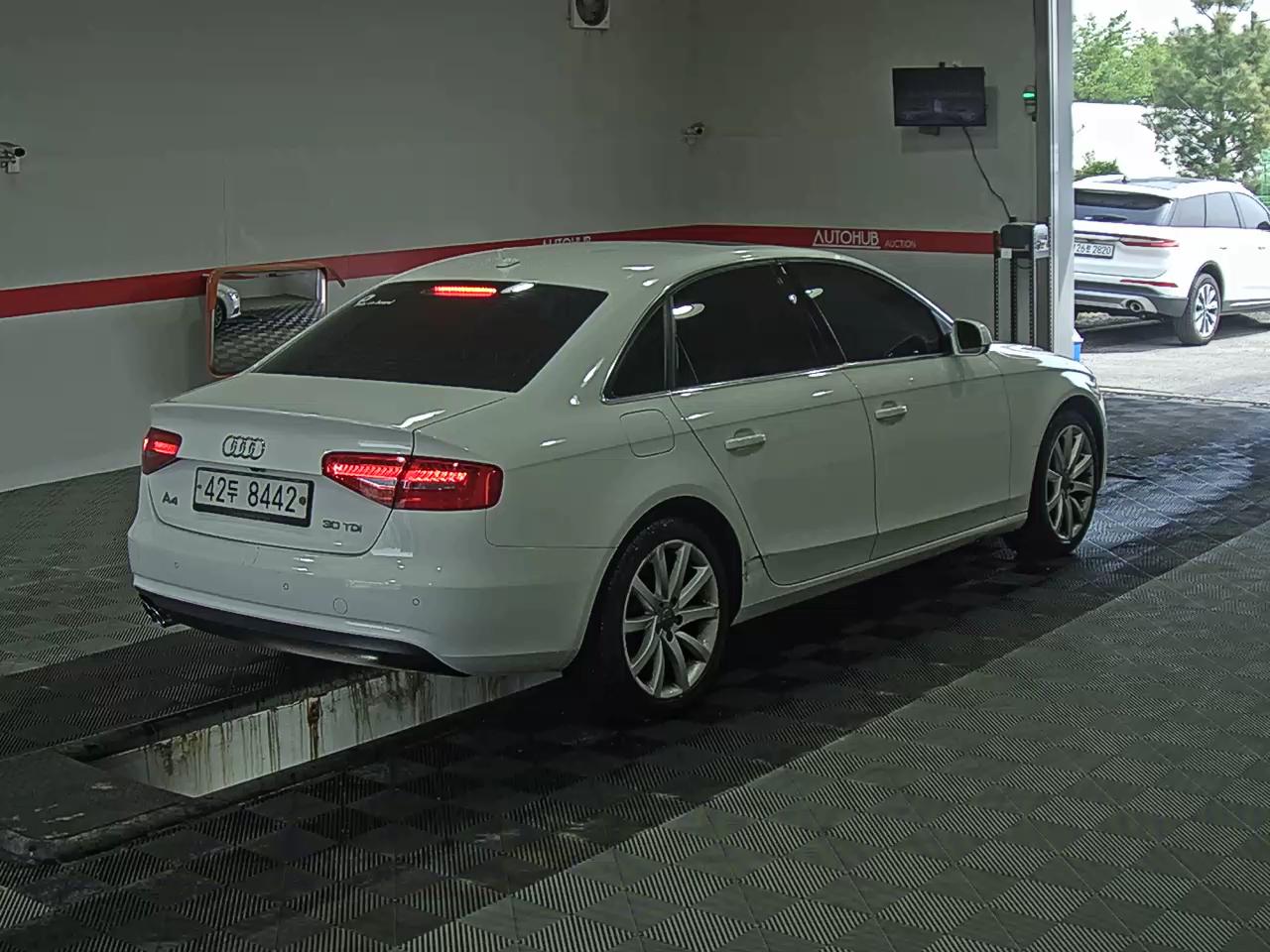 Audi A4 2015 - Image 4