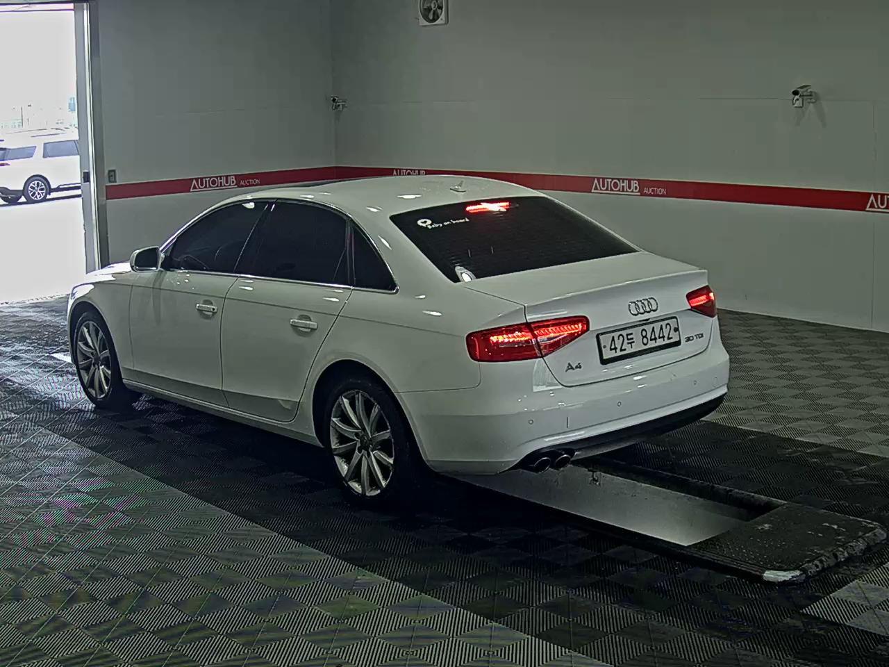 Audi A4 2015 - Image 5