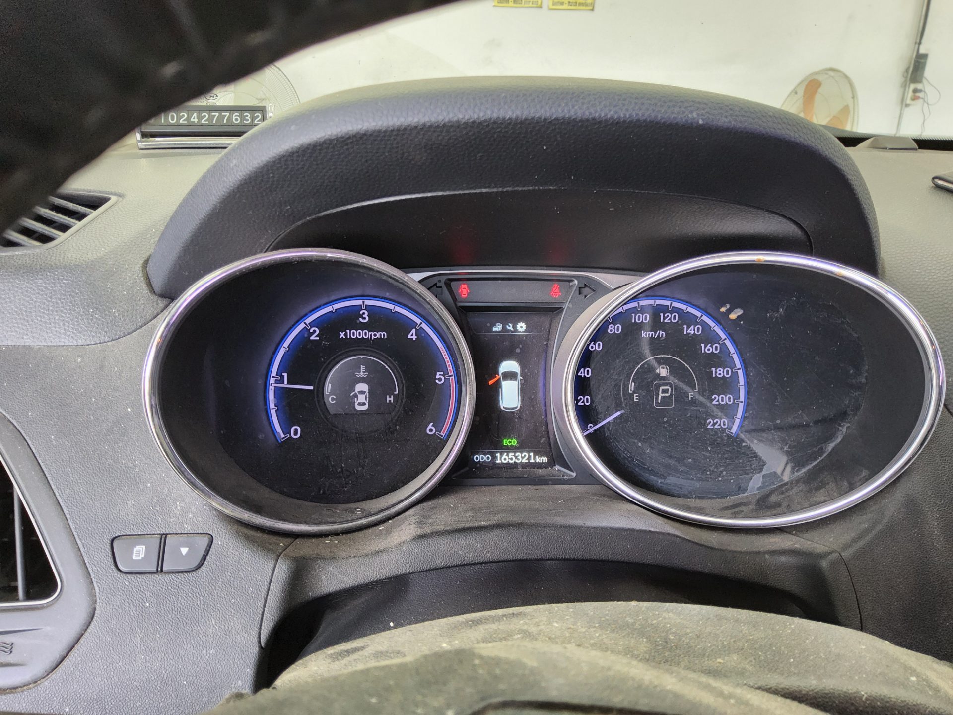 BMW iX 2014 - Image 8