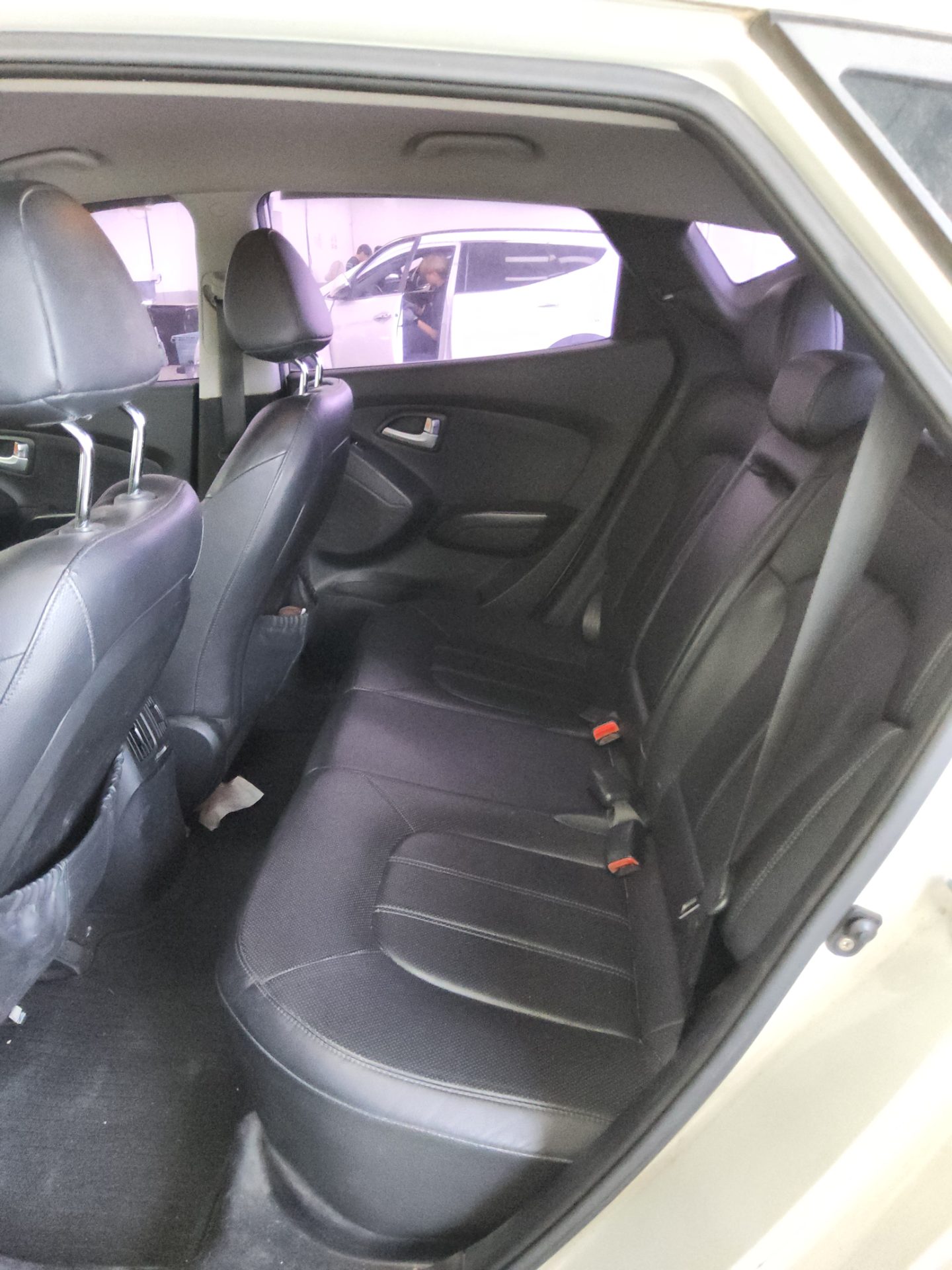BMW iX 2014 - Image 11