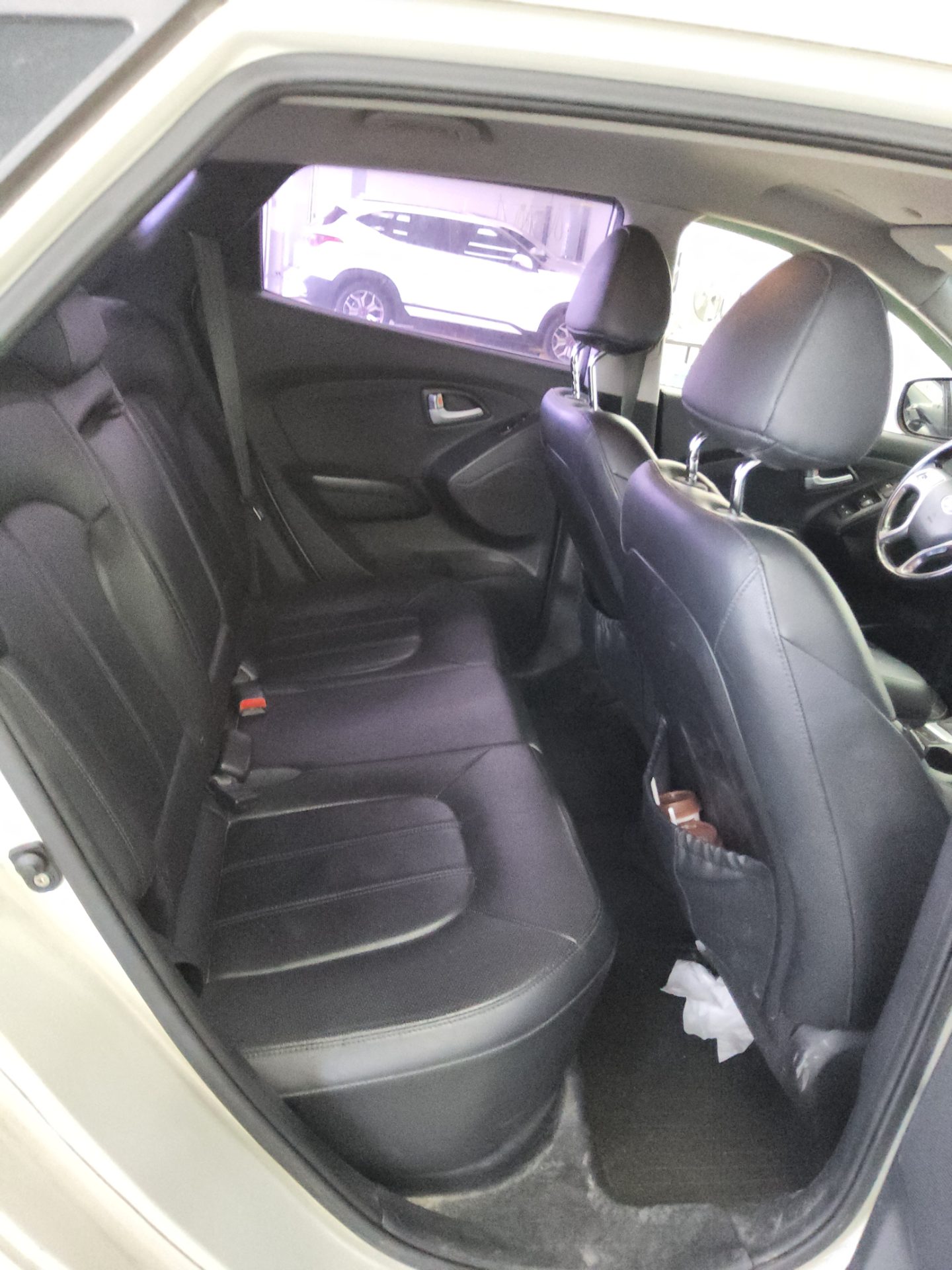 BMW iX 2014 - Image 12