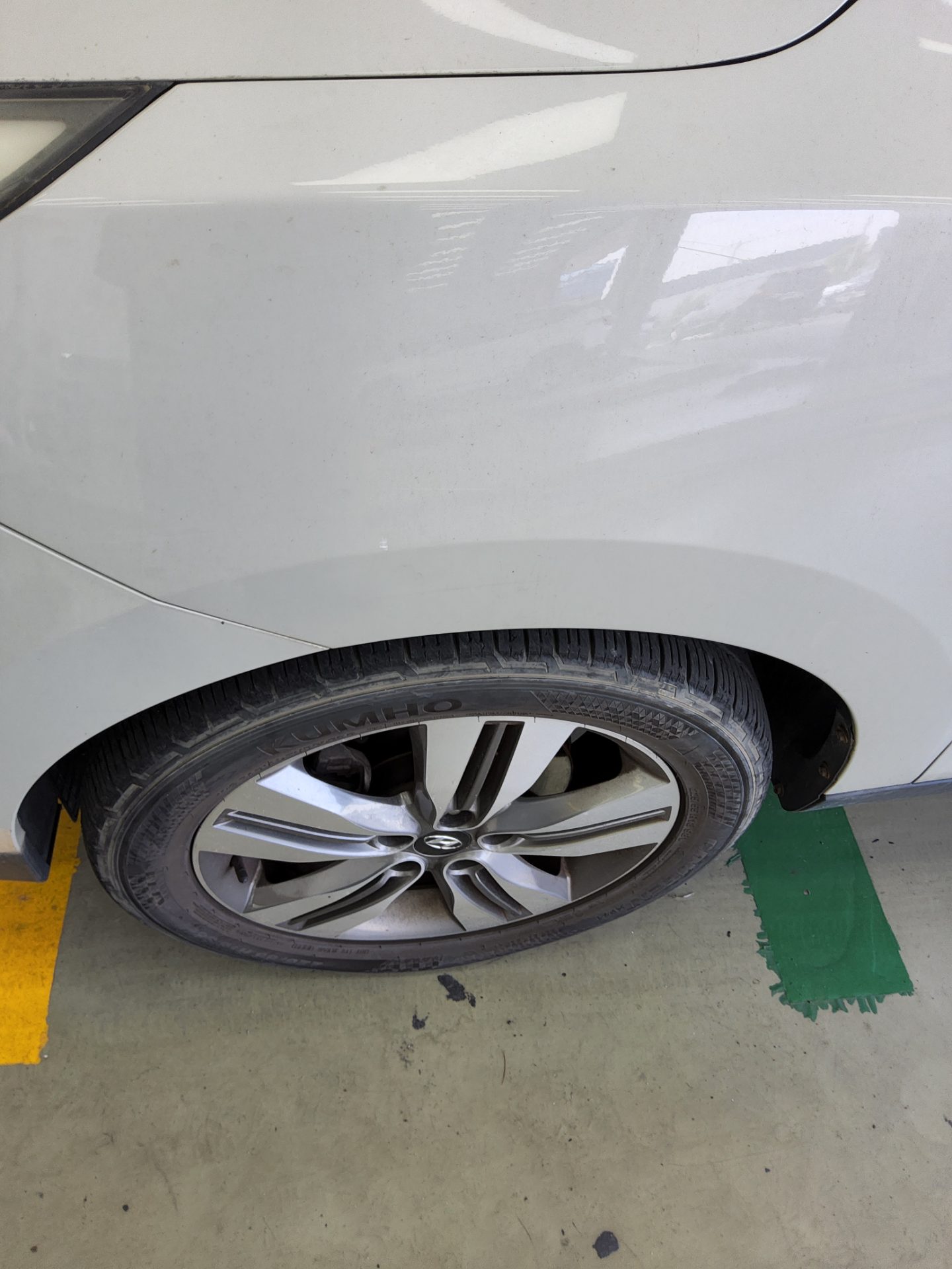 BMW iX 2014 - Image 19