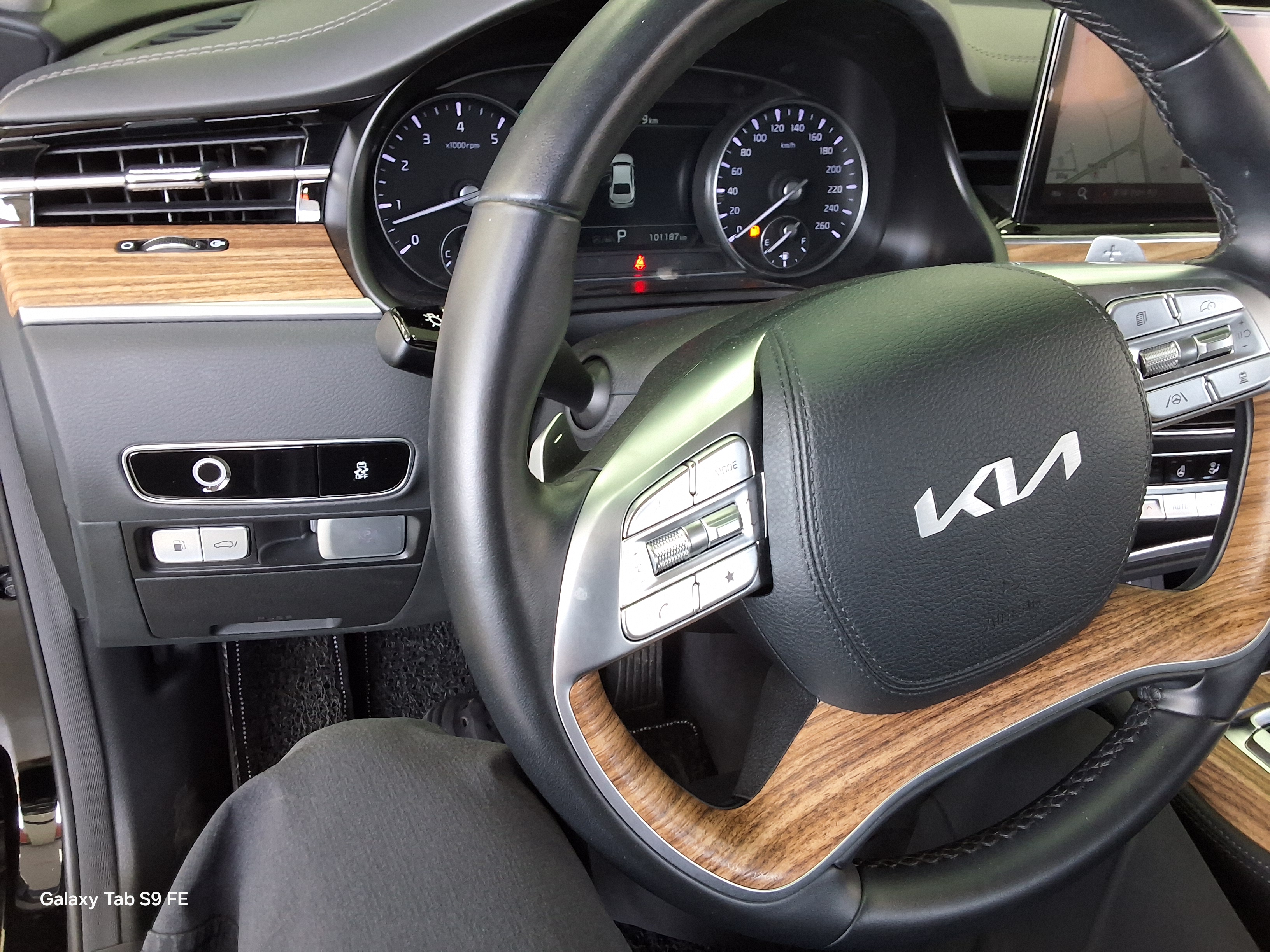 2022 - kia k9