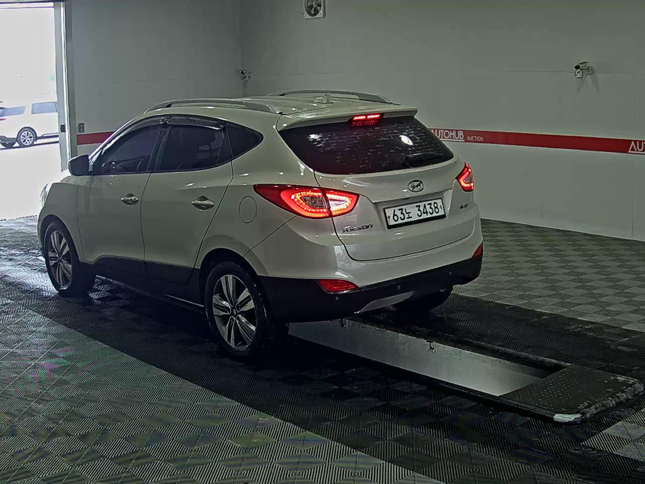 BMW iX 2014 - Image 5