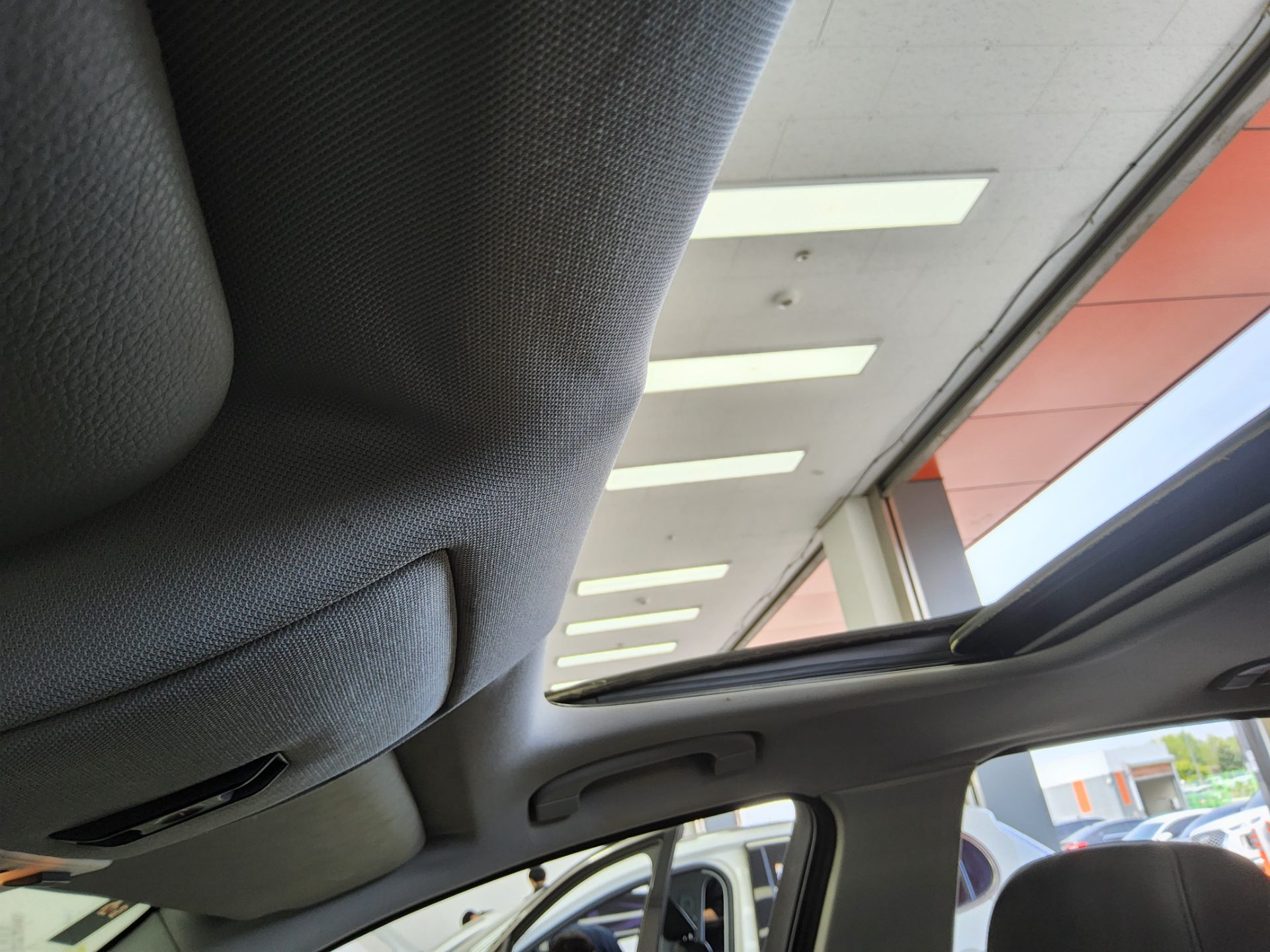 BMW 5 Series 2010 - Image 18