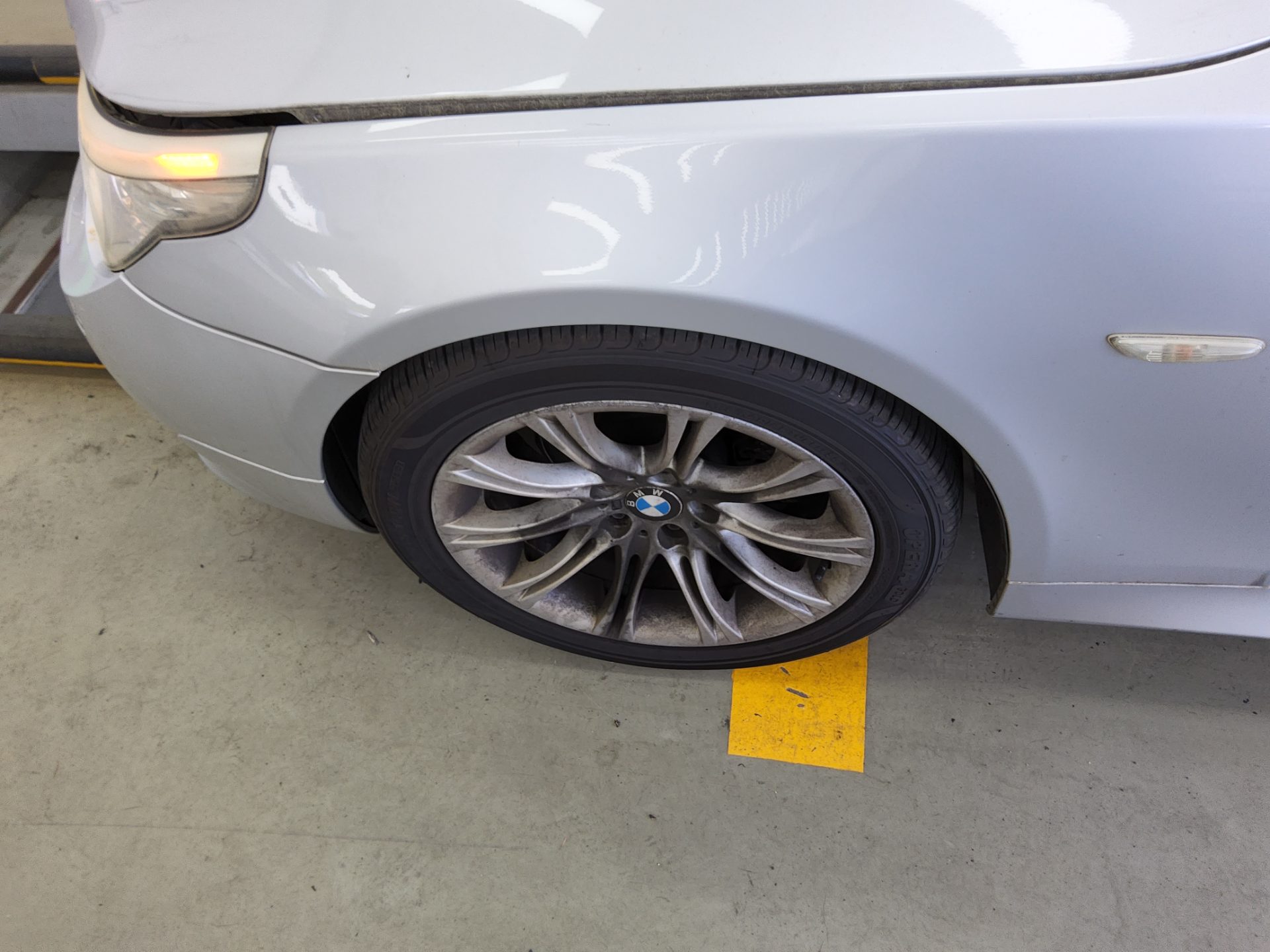BMW 5 Series 2010 - Image 20