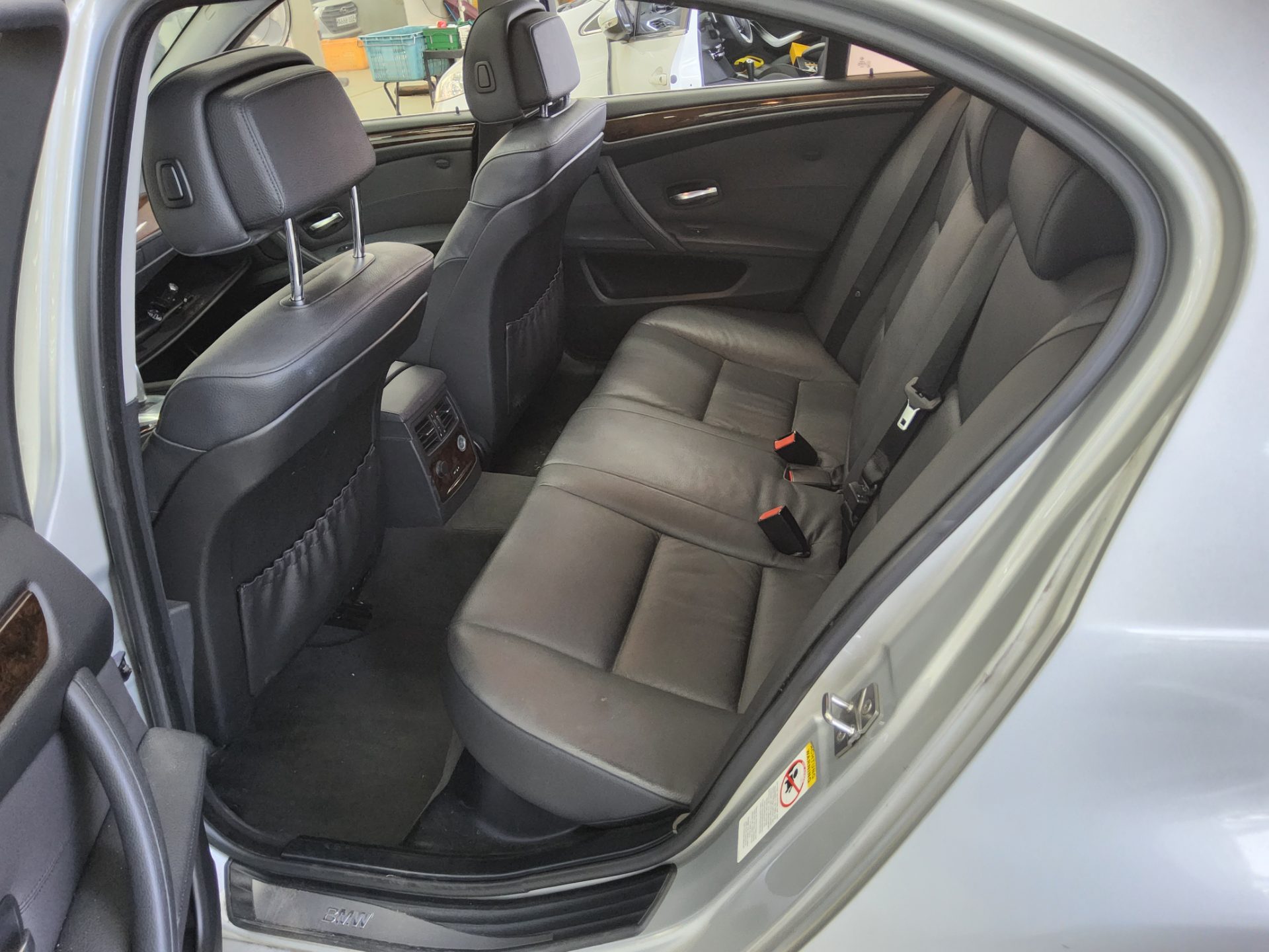BMW 5 Series 2010 - Image 11