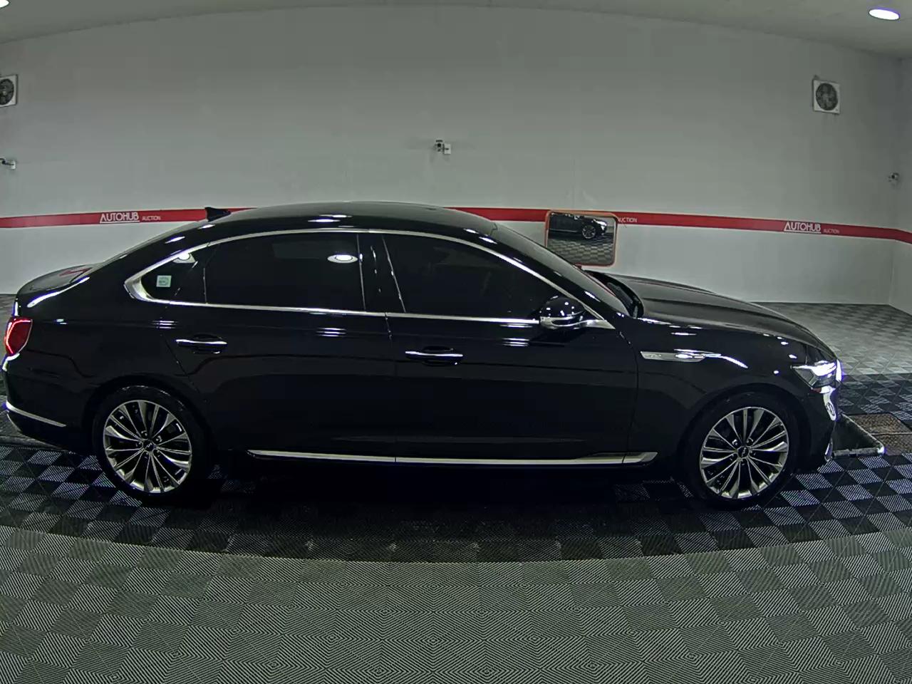 2022 - kia k9