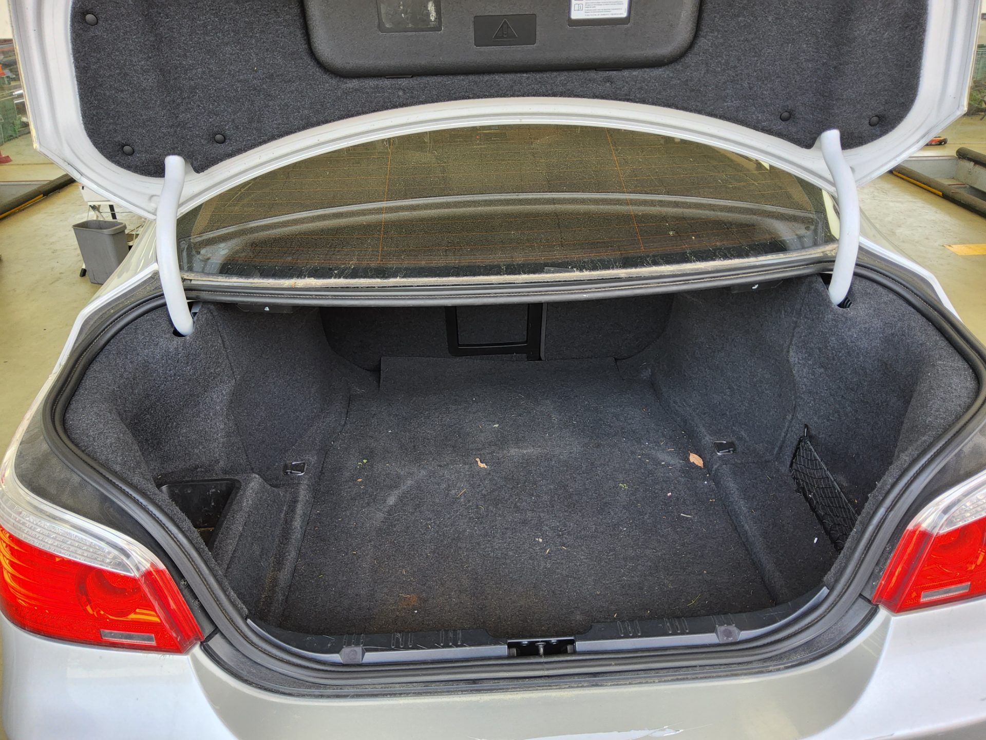 BMW 5 Series 2010 - Image 14