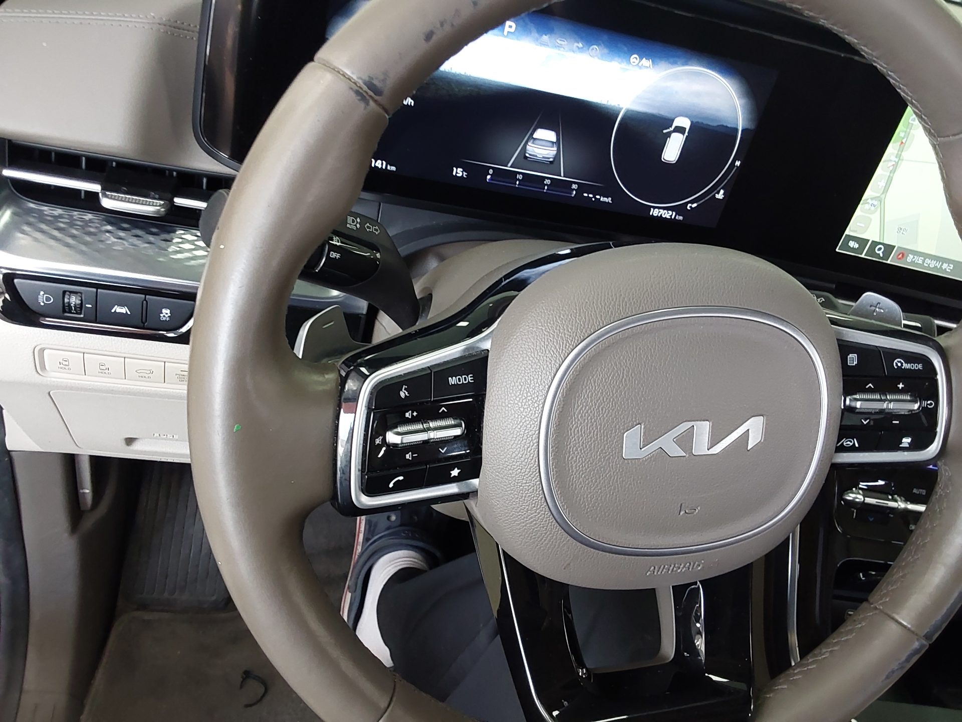 Kia SEDONA 2023 - Image 17