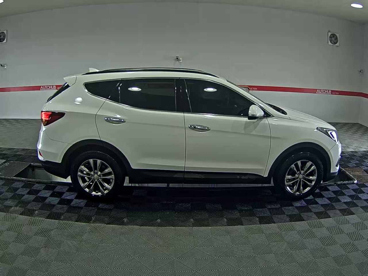 Hyundai Santa Fe 2016 - Image 3
