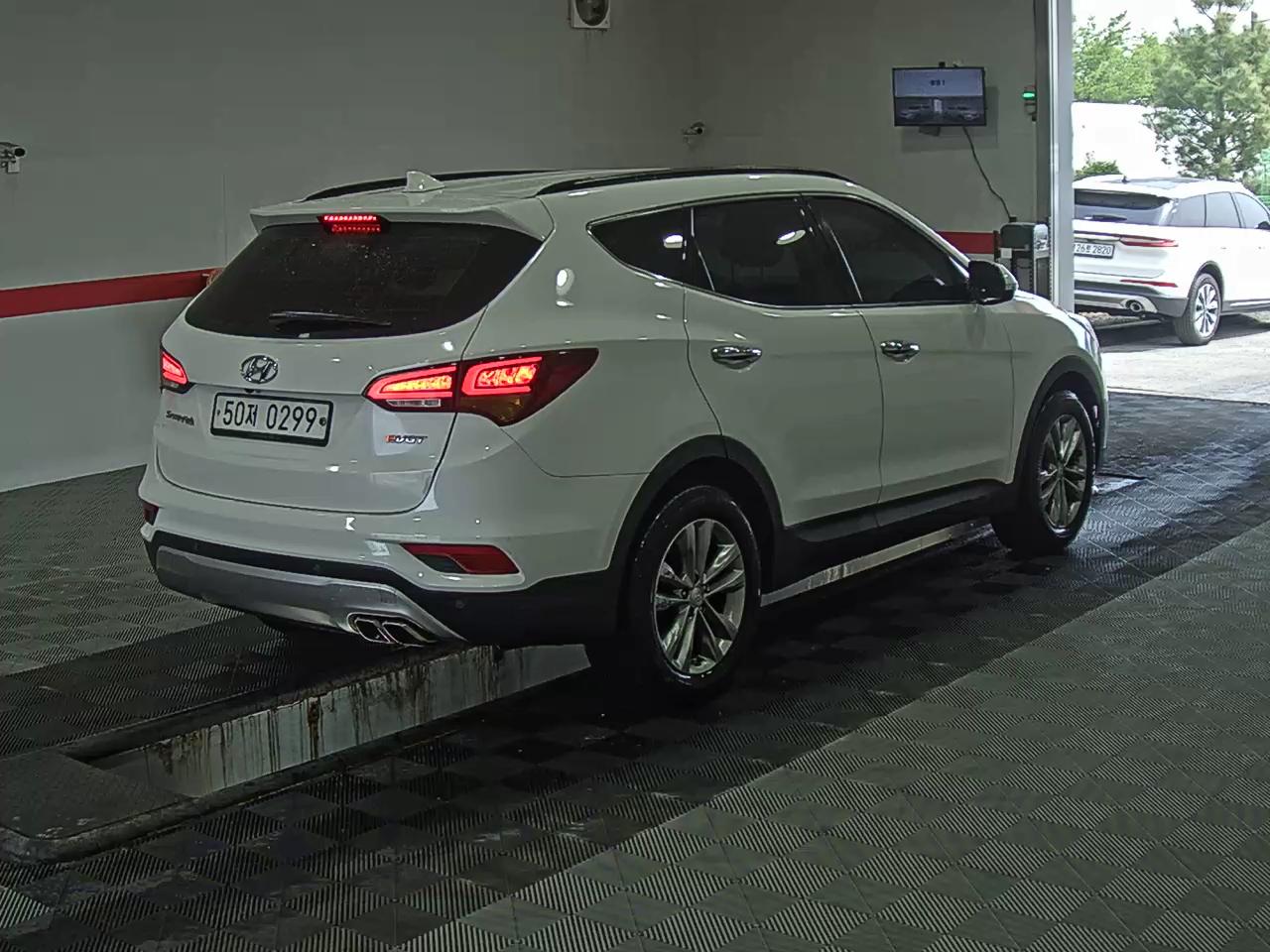 Hyundai Santa Fe 2016 - Image 4