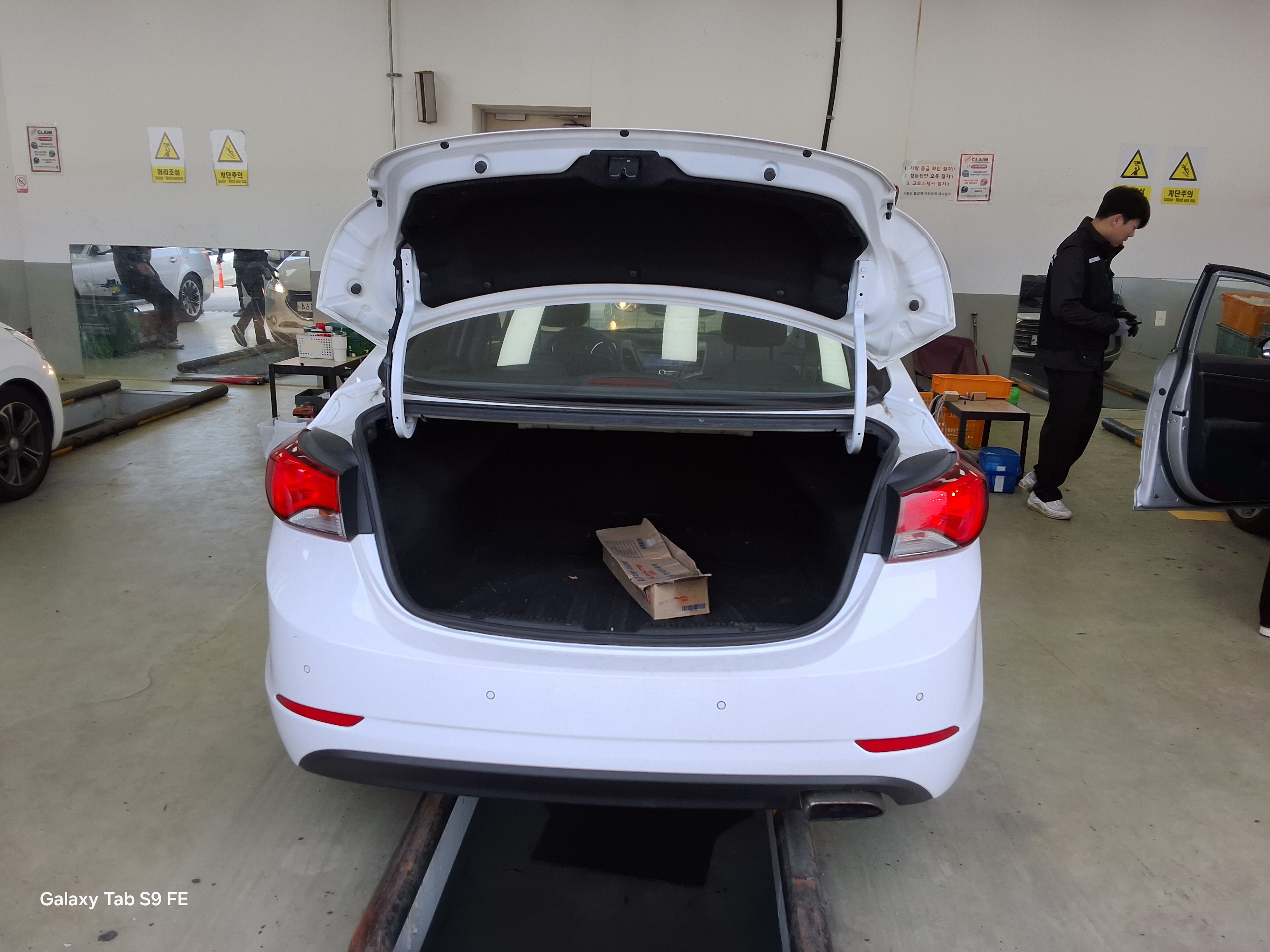 Hyundai Elantra 2014 - Image 14
