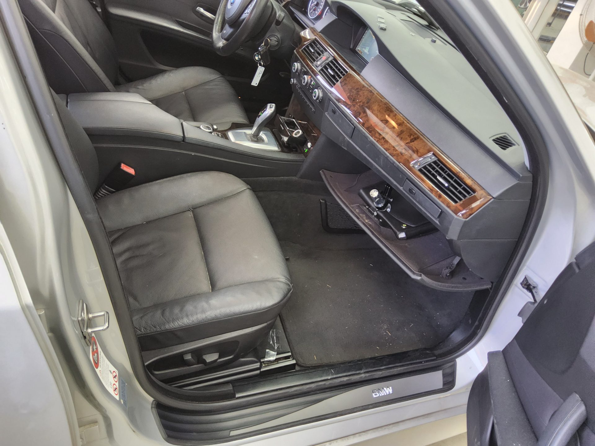 BMW 5 Series 2010 - Image 13