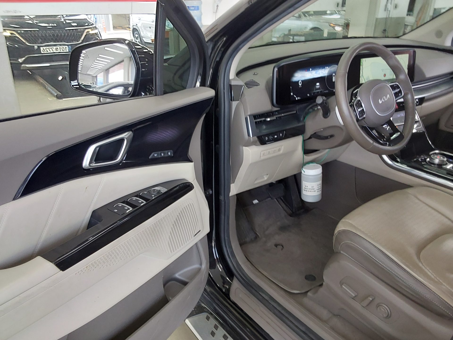 Kia SEDONA 2023 - Image 10