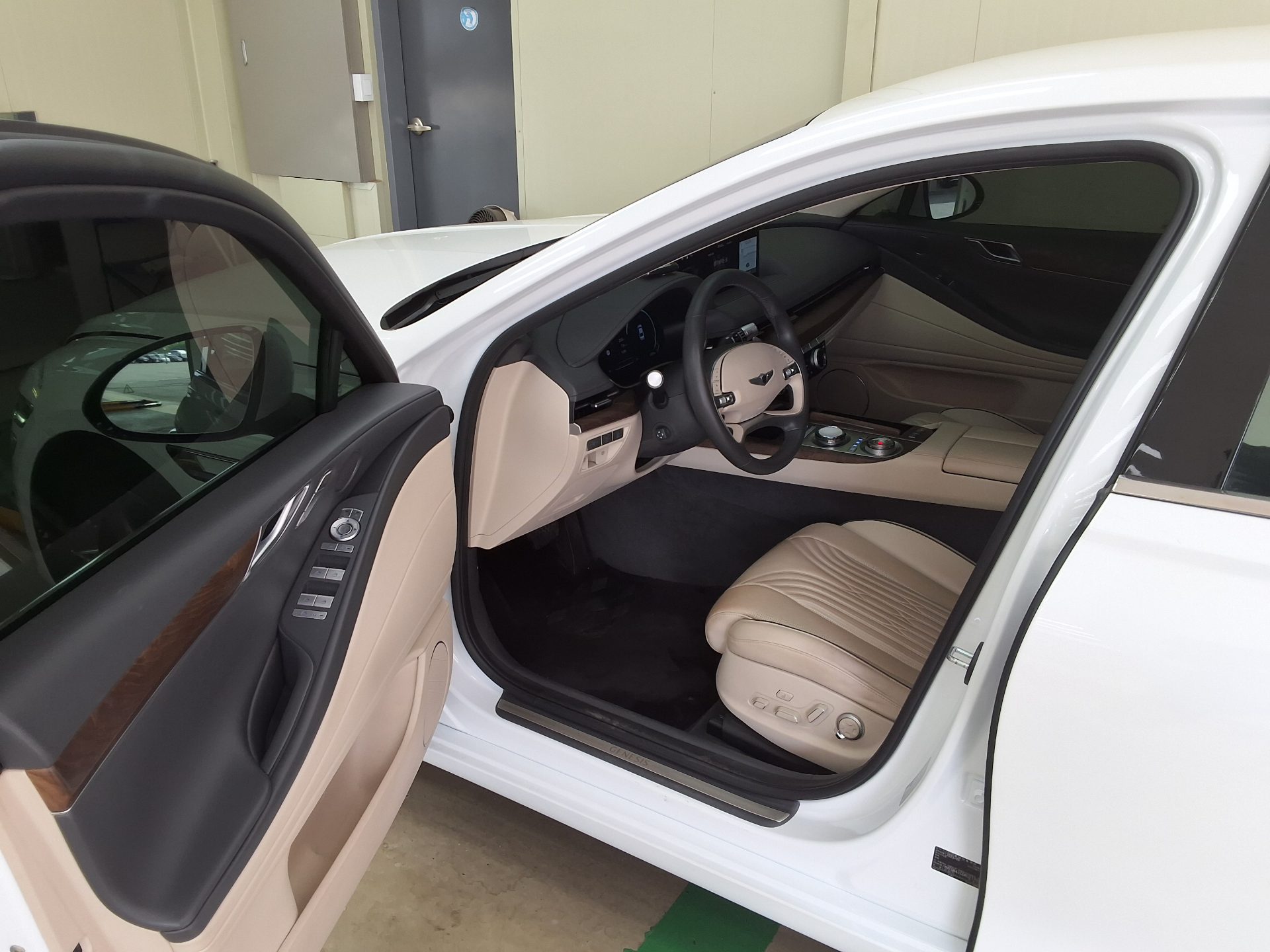 2024 - genesis g80
