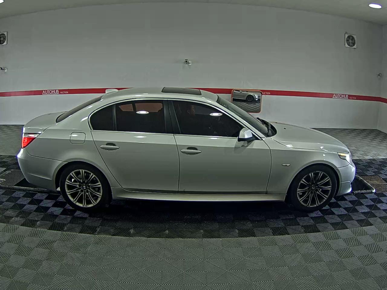 BMW 5 Series 2010 - Image 3