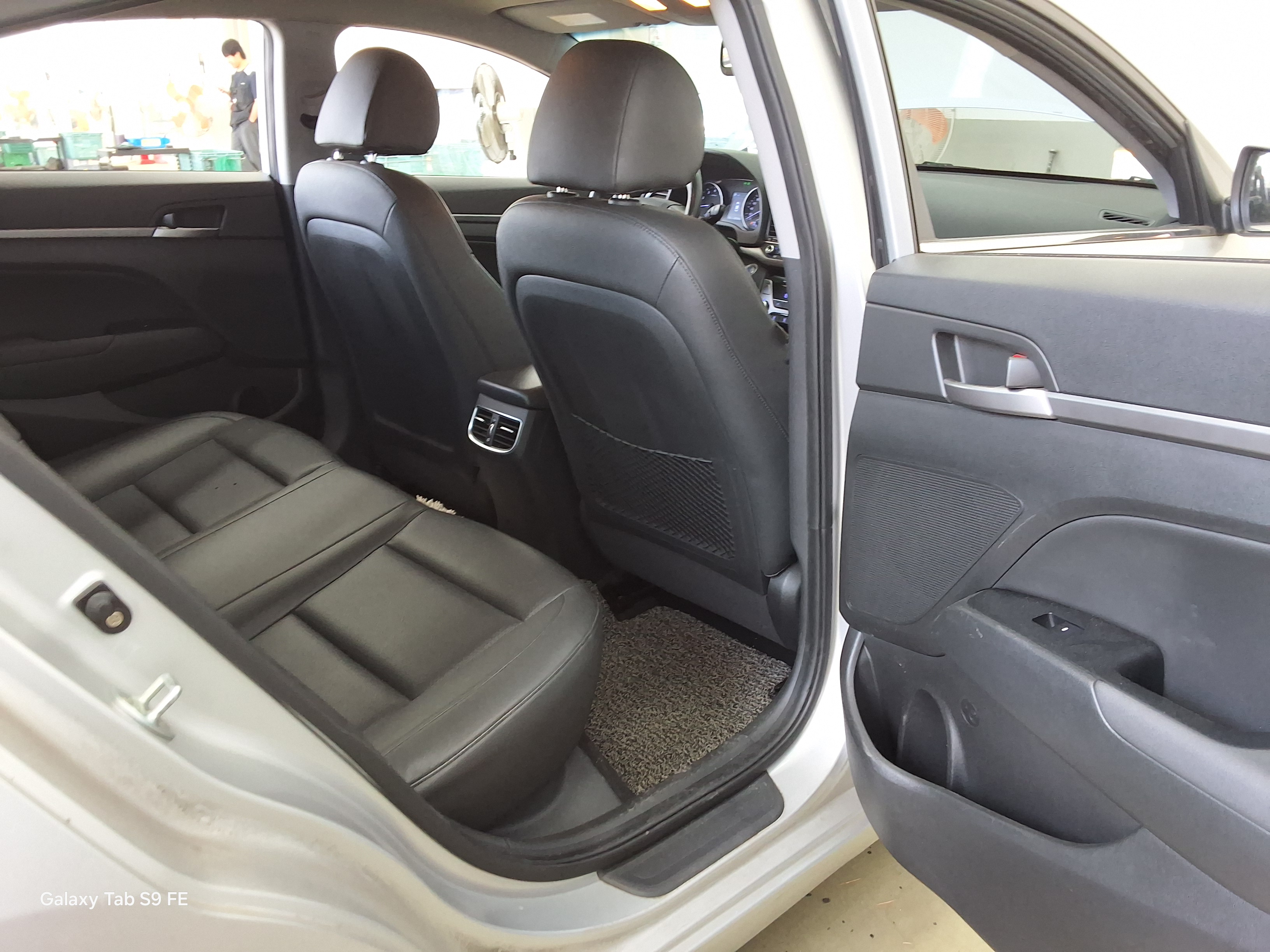 Hyundai Elantra 2016 - Image 12