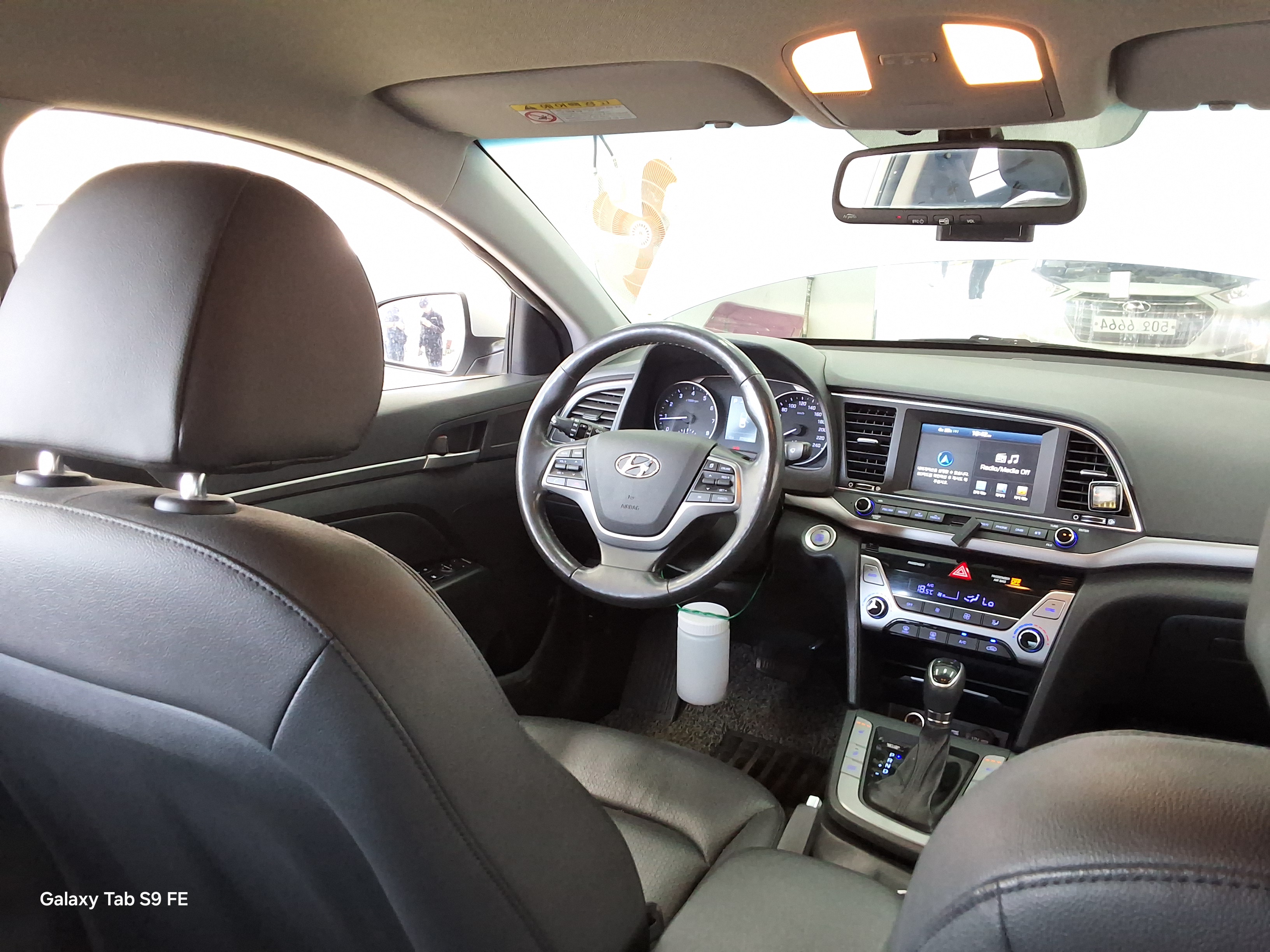 Hyundai Elantra 2016 - Image 10