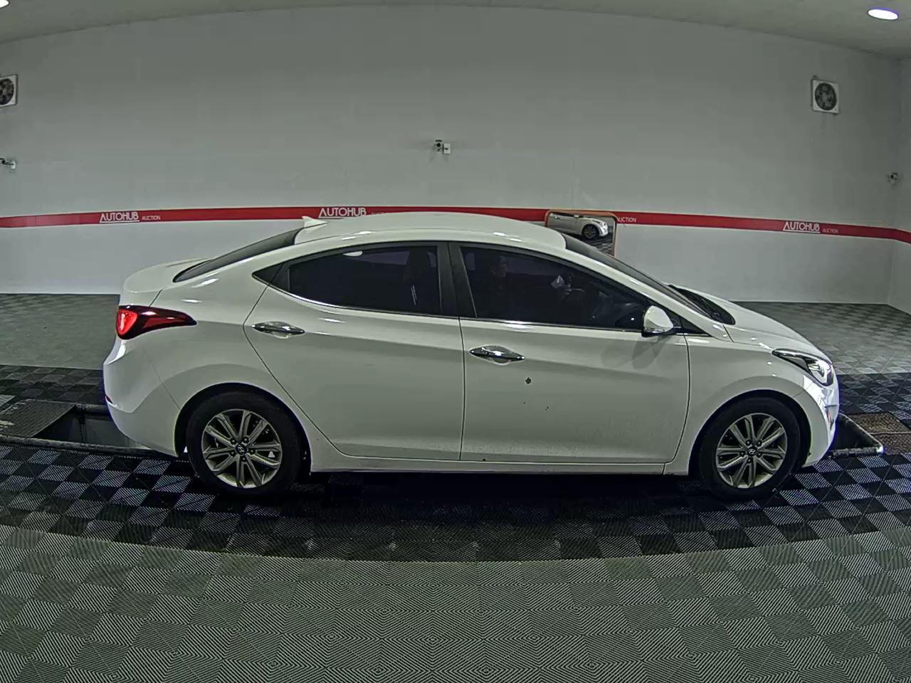 Hyundai Elantra 2014 - Image 3